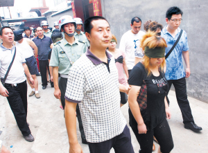 官兵和河北省公安干警紧急出动,在石市和井陉县一举捣毁了非法生产