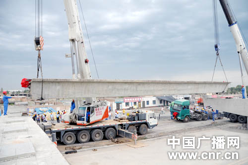 新疆最长高架桥建设进入冲刺阶段