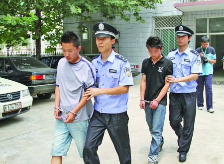 九个小青年偷车十五辆 被偷车辆雅阁、狮跑俱全偷车者平均年龄只有20岁_新闻中心_新浪网