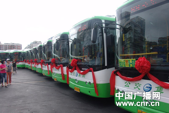 首批50辆天然气公交车今天在厦门投入运行