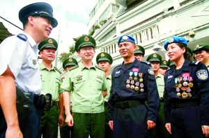 深港警民热捧海地维和英雄