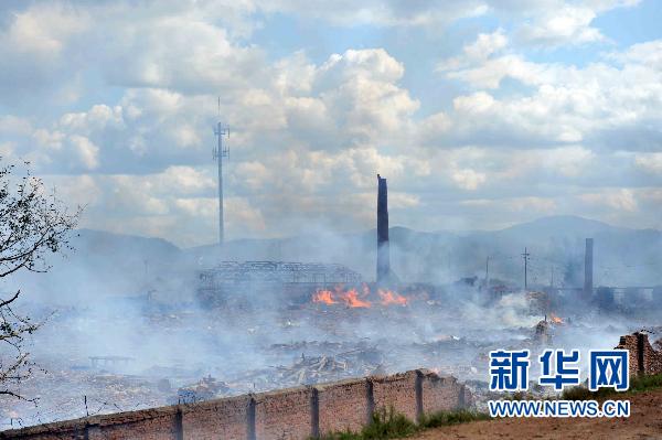黑龙江伊春鞭炮厂爆炸已致13死148伤(组图)