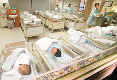 香港1年内新生儿近半数为内地产妇所生(图)