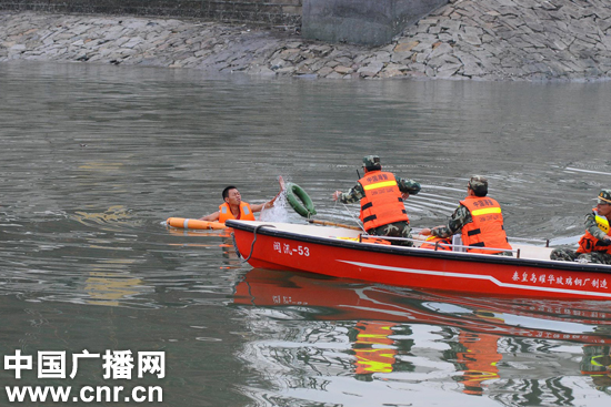 厦门海警防汛抢险演练提高部队抢险救灾能力