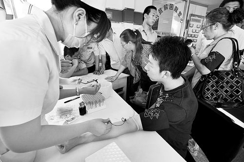 伊春空难30名遇难者家属完成DNA采样