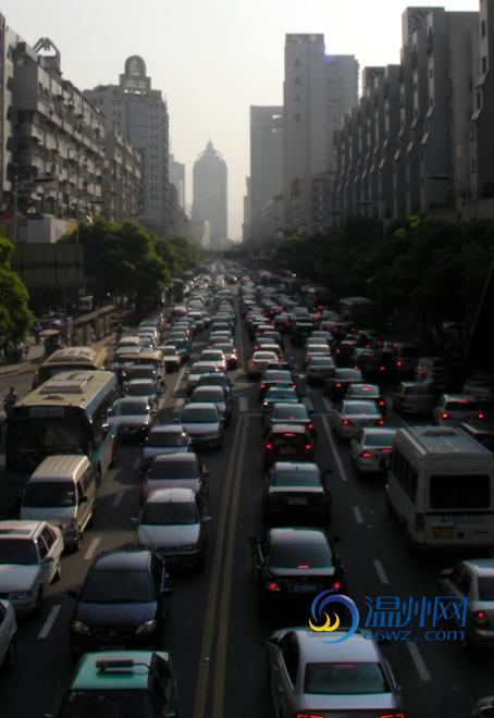 组图：开学第一天温州交通大拥堵