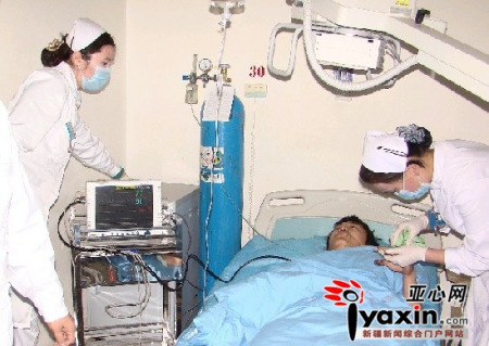 新疆阿勒泰客车坠崖11死6伤15名游客来自北京