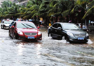海南持续降雨致约300村庄被淹70%水库存隐患