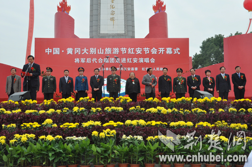 《我是一个兵》,《游击队歌》,《解放军军歌》,《没有共产党就没有新
