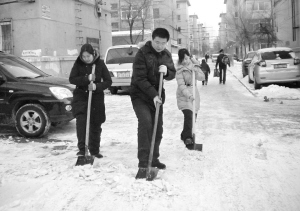 邀中青年扫雪：一个没来