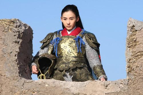 <em>张柏芝</em>脸上刀伤已恢复 自称拍戏就像穆桂英_新