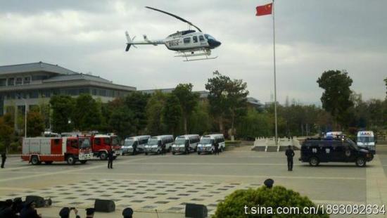 快讯：昆明公安警用直升机今天首飞为昆明护航