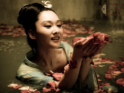 夏季滋补必<em>吃东阿阿胶</em> 揭秘人面桃花的秘密_