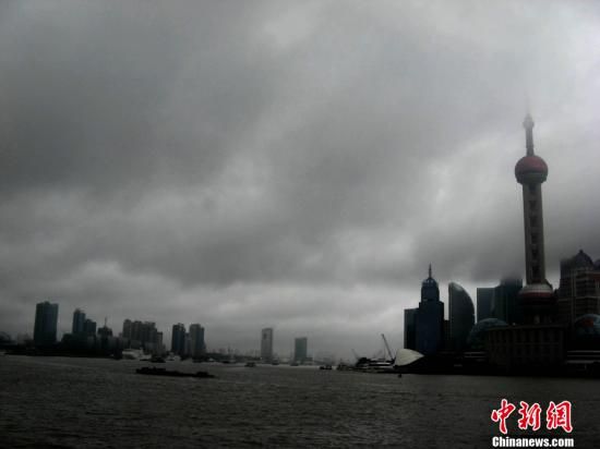 6��25�գ������׸����Ϻ����Ӱ����ȴ��籩�����ס������ڽ���ҹ����150-200������ĺ�������ǡ�����������������Ž���һ�緢����̨����ɫԤ��������Ӱ�죬�����غ�����������ǿ���꣬Ԥ��ҹ������Ҳ�����ִ󵽱��꣬ƫ����6-7�����8���������緢 �ϴ��� ��ͼƬ��Դ��C