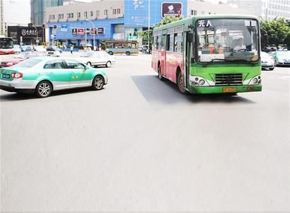 公交师傅、的哥的姐,交警叫我们带个话 再开霸