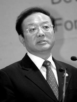 芮成钢提问骆家辉:坐经济舱是否提醒美欠中国