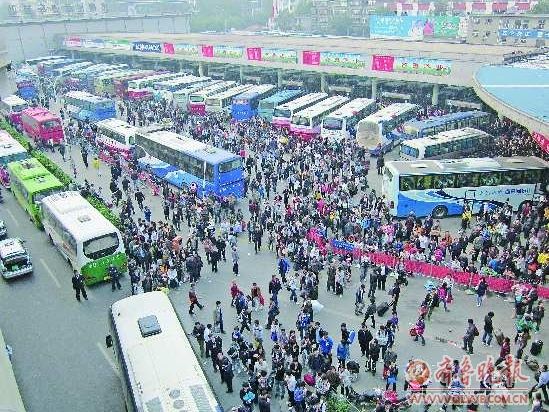 天哪!车站全都埋在人堆里 _新闻中心_新浪网