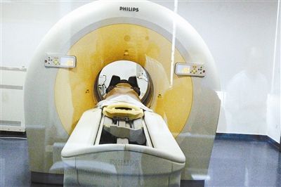 我市首台PET-CT机昨开机 受检者犹如透明人