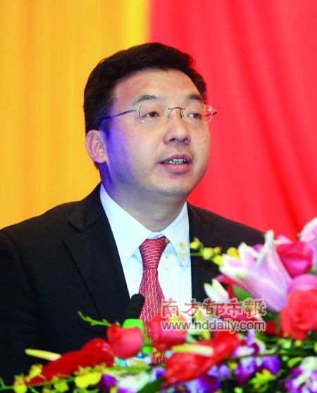 李红卫当选萝岗区区长