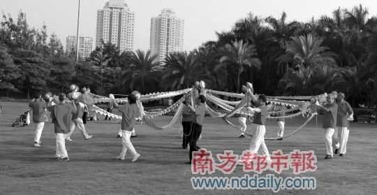 勤练抖空竹我要上春晚