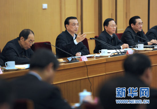 12月26日，中共中央政治局常委、国务院副总理李克强出席全国财政工作座谈会并讲话。 新华社记者马占成摄