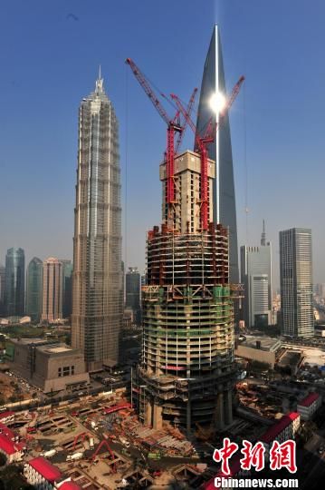 中国在建第一高楼上海中心每7天盖好一层