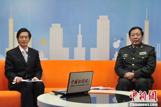 解放军少将、中国军事科学学会副秘书长罗援30日做客中新网《新闻大家谈》，点评国内外军事新动向。中新网记者 张龙云摄