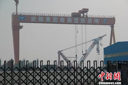 武船进水坐底船预计今夜能恢复无其它倾覆可能