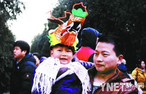 女孩爱猫小贱 娃娃喜龙头帽