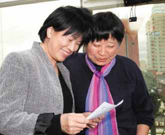 龙应台拜会好友张晓风“相濡以沬、相忘江湖”