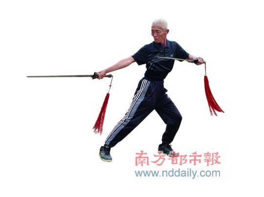 练武又种菜七旬老人自创武术