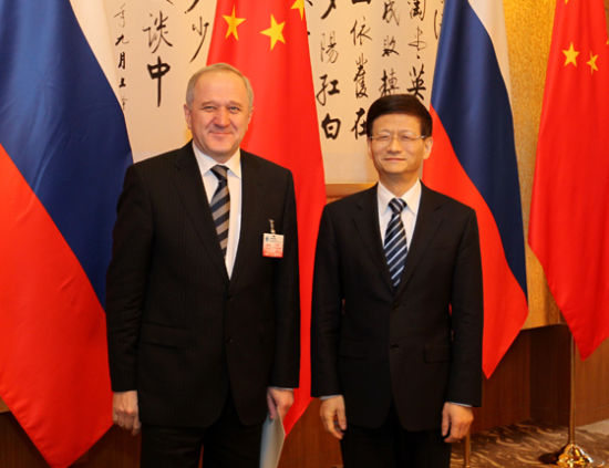 4月11日，国务委员孟建柱在钓鱼台国宾馆会见前来出席上海合作组织成员国安全会议秘书第七次会议的俄罗斯联邦安全会议第一副秘书布拉温。