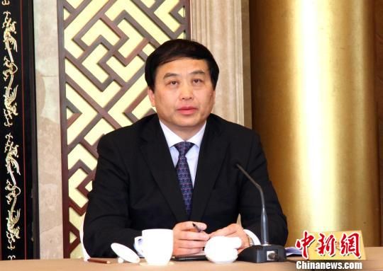 15日下午，原江苏省旅游局长朱民阳赴扬州履新，担任扬州市委副书记。 崔佳明 摄