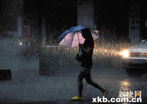 暴雨肆虐多日今天有望消停明天有望出现阳光