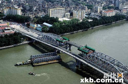 海珠桥中跨浮运街坊送行水巴航线今恢复正常