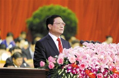 ���գ���俴����й������е�ʮ��ίԱ������������Ϊ��ȫ���ƶ��׶���ѧ��չΪ�����й���ɫ������ж�Ŭ���ܶ����ı��档�¾������� �Կ� ��