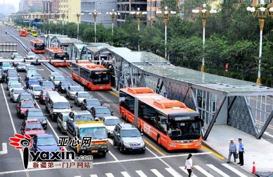新疆乌鲁木齐市民对BRT满意率达74.1% 客流量