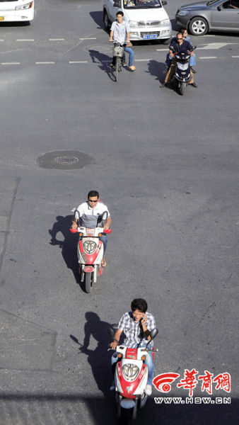�������գ�������綯�����������б߼Ҵ�ʮ�� �������߶�������