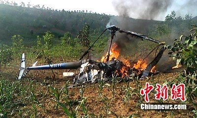 西安警用直升机坠毁致2死1伤 机身被燃烧殆尽