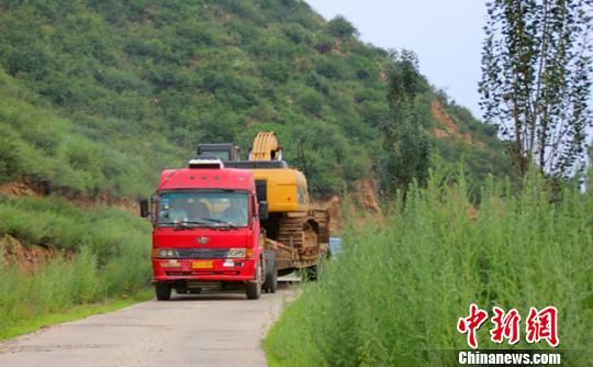 һ����Ԯ��������ɽ����ɽ�»�����ʻ ���� ��