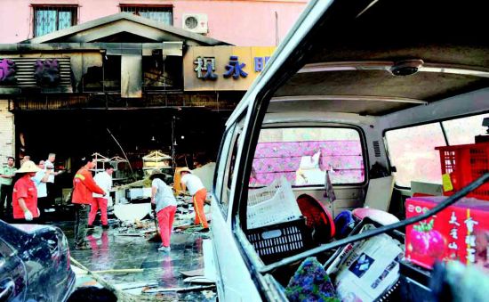 北京一蛋糕店燃气爆炸数人受伤