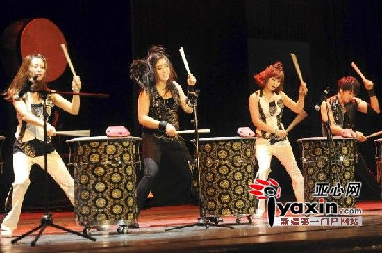 韩国现代舞充满热辣时尚