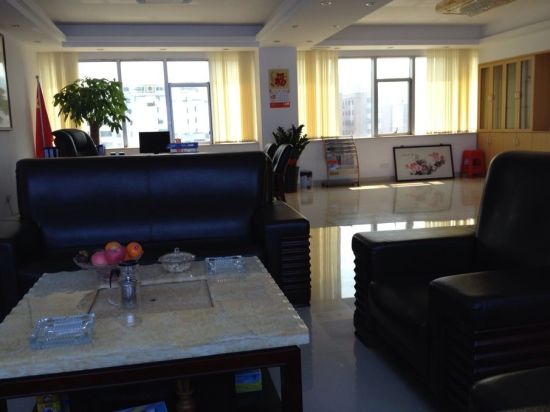 广东1名街道办书记办公室面积为2.4倍省长标准