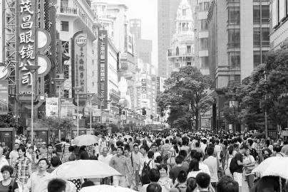 上海南京路上人头攒动