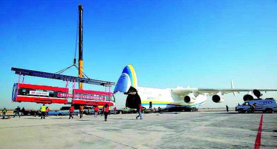世界最大货运飞机安--225空运中国出口城铁