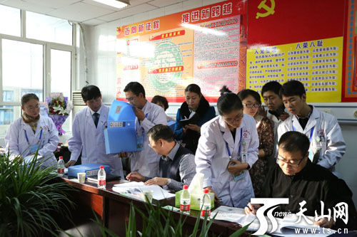 伽师县人民医院接受自治区等级医院评审专家组