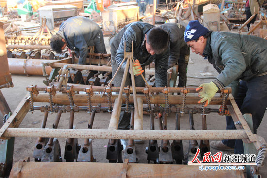 库车 技能培训为两后生铺宽就业路 新浪新闻