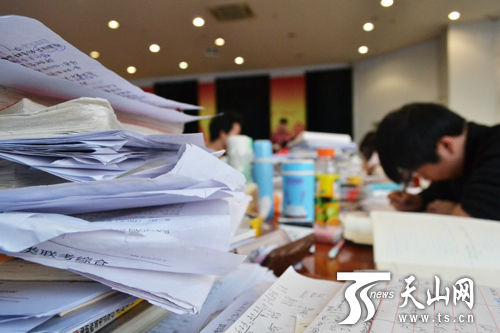 新疆1.8万考研大军周末开考 记者为您准备考前