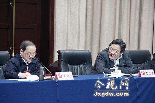 21日，省长鹿心社说南昌还存在许多“乱象”，王文涛表示“我会干掉它”。