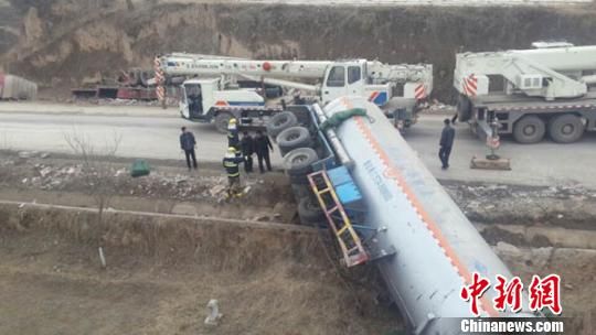 ���໷��һ��22��Һ�����۳��෭ ����8Сʱ����